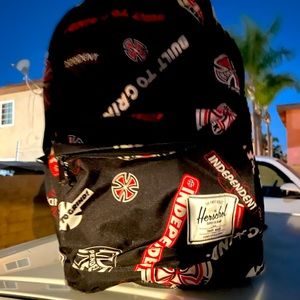 Independent backpack skateboard